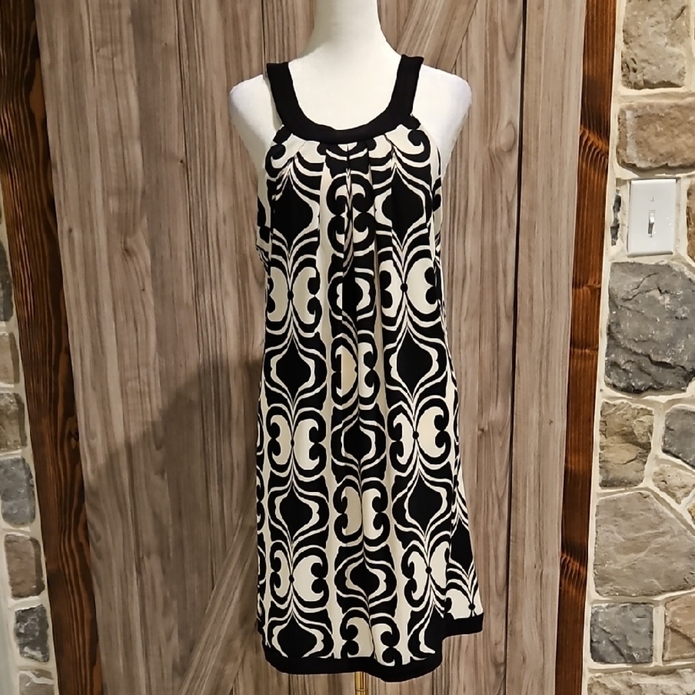 Elegant Black and White Patterned Dress